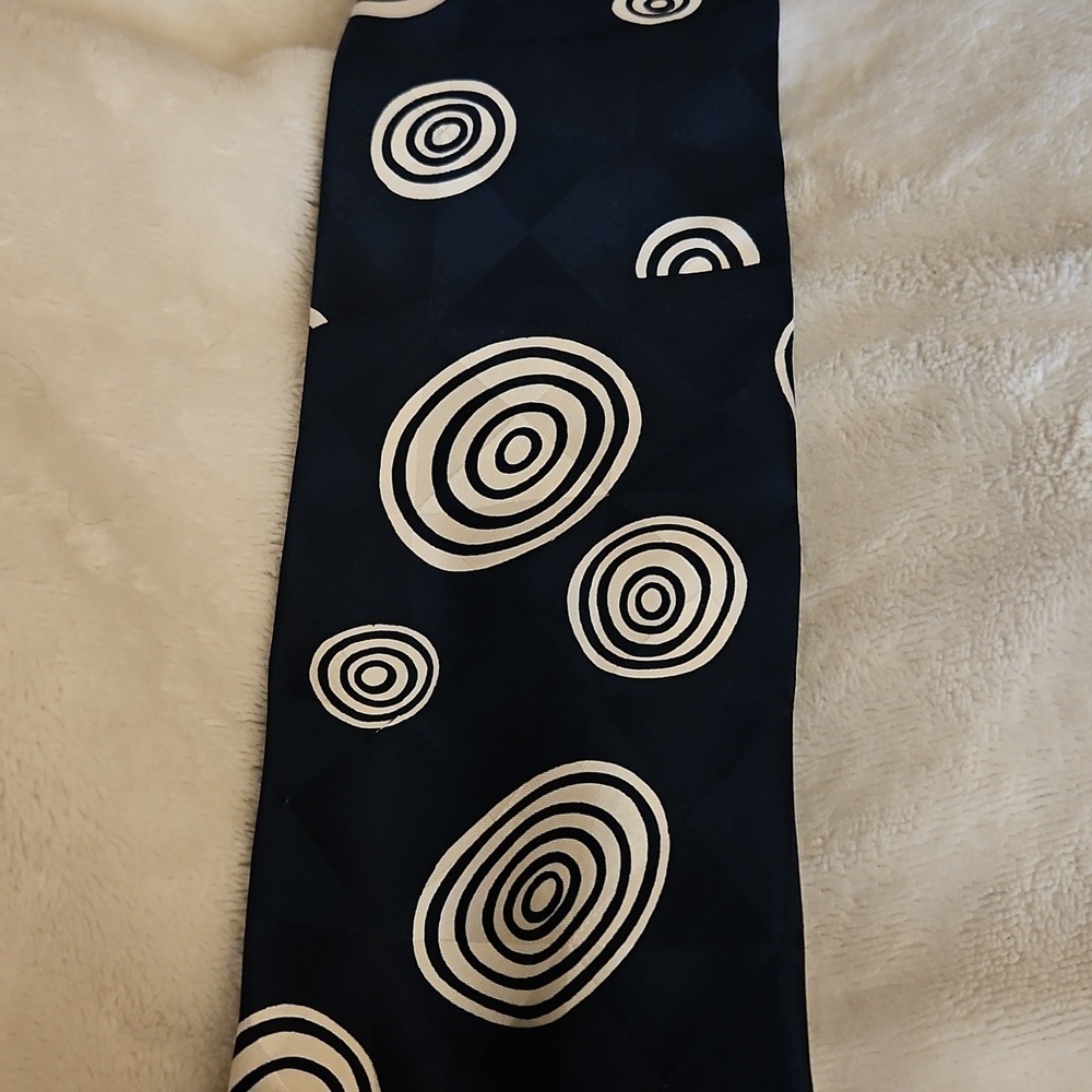 Vintage Italian Navy Blue Bullseye Silk Tie - Picture 4 of 8